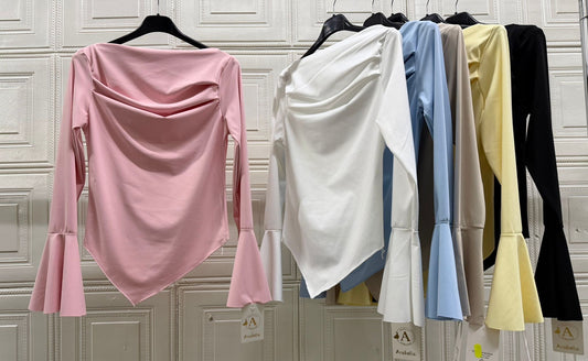 MAGLIA A MANICA VOLA ASSIMETRICA