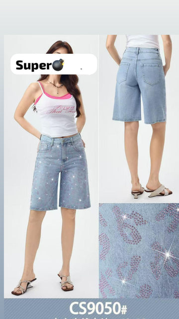 BERMUDA DI JEANS CON IMPRONTE ROSA BRILLANTINATE