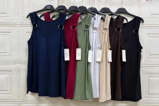 MAGLIA COMODA CON ANELLI IN BRETELLE