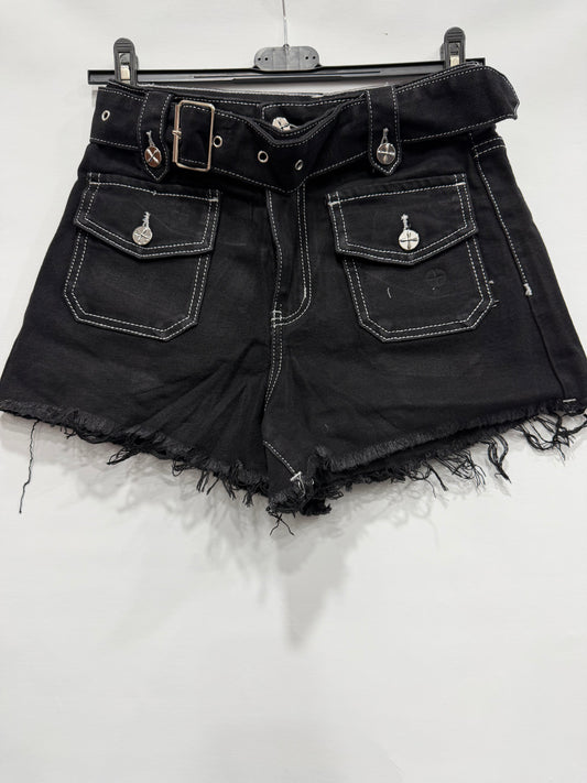 PANTALONCINO TOTAL BLACK CON CINTURA
