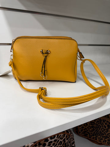 BORSA A TRACOLLA CON ANELLINI