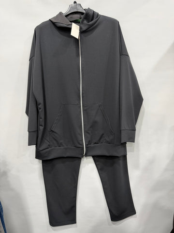 TAGLIA CURVY TUTA A ZIP E CAPPUCCIO