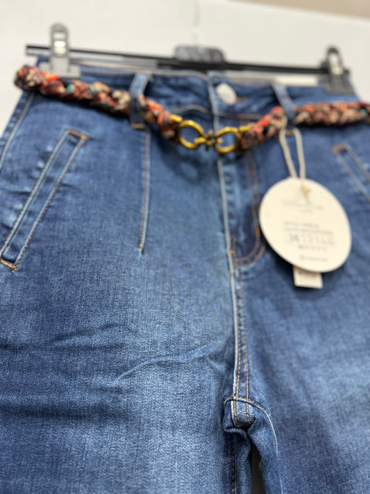 JEANS CON CINTURINO A COLORI