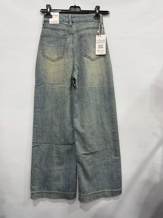 JEANS A PALAZZO CON BORCHIE NEI LATI E TASCHE ART.Z6361