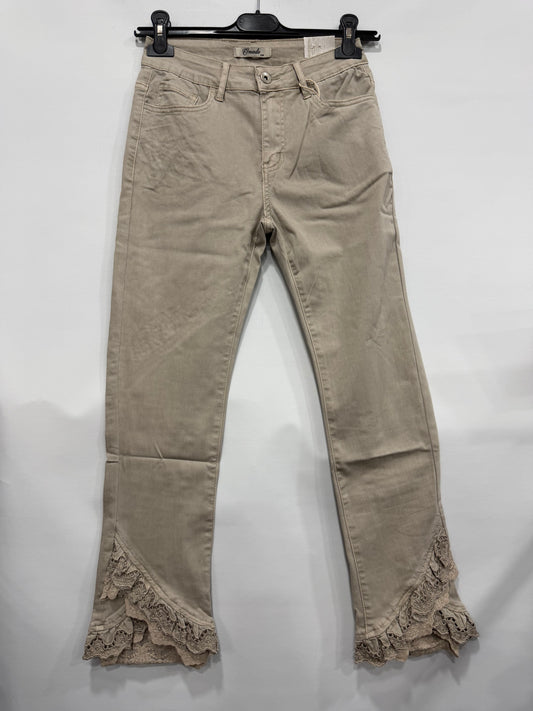 JEANS SKINNY BEIGE CON PIZZO ASSIMETRICO IN CAVIGLIA ART.H2617-K