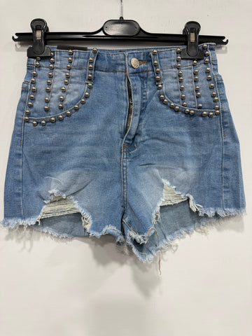 PANTALONCINO DI JEANS STRAPPATO CON BORCHIE SU TASCHE
