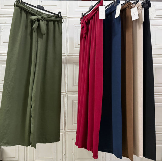 PANTALONE BASIC CON CINTURINO NODATO