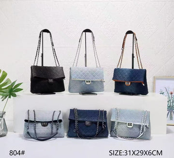 BORSA PUFFATA CON TRACOLLA A CATENA ART.804