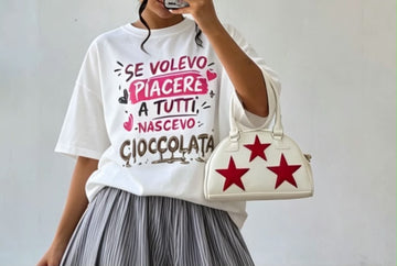 T-SHIRT OVERSIZE "SE VOLEVO PIACERE A TUTTI NASCEVO CIOCCOLATA"